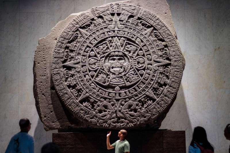 Theas-Heart_Mexico-City_Solar-Stone